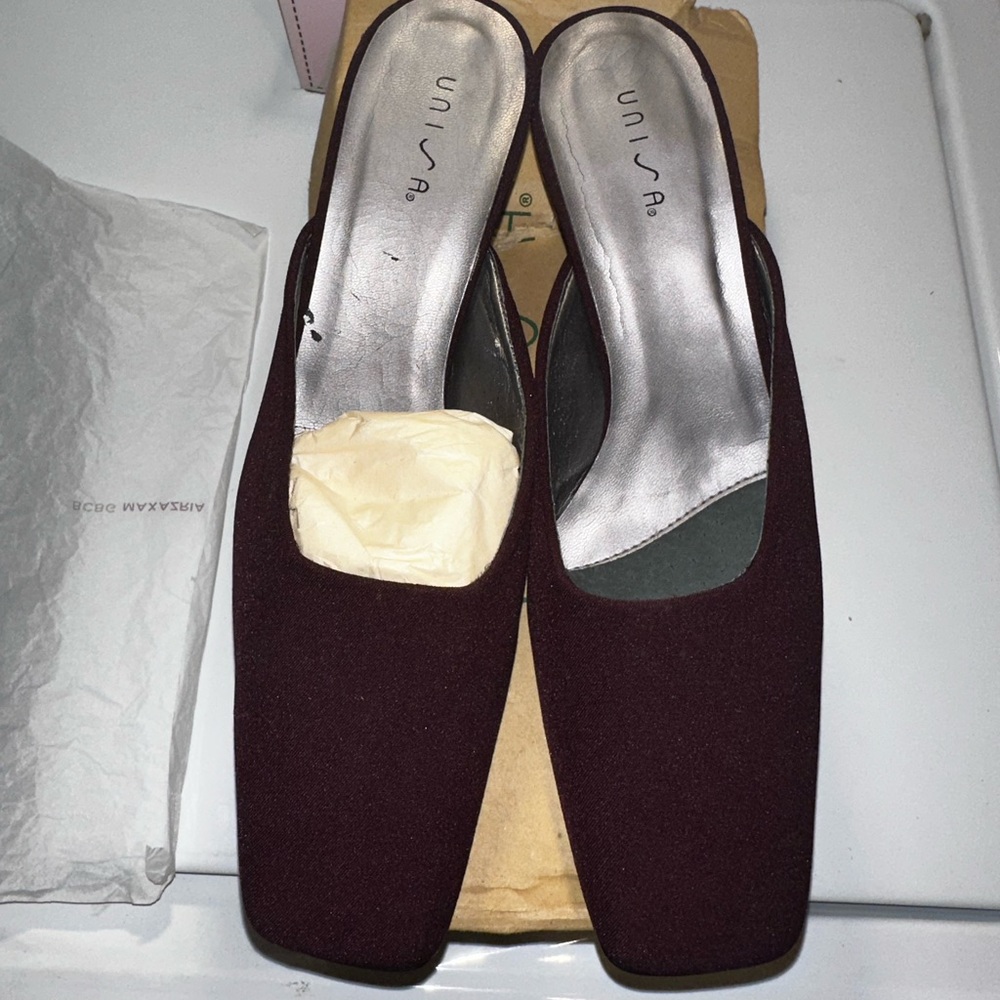 Brand new size 8 1/2B